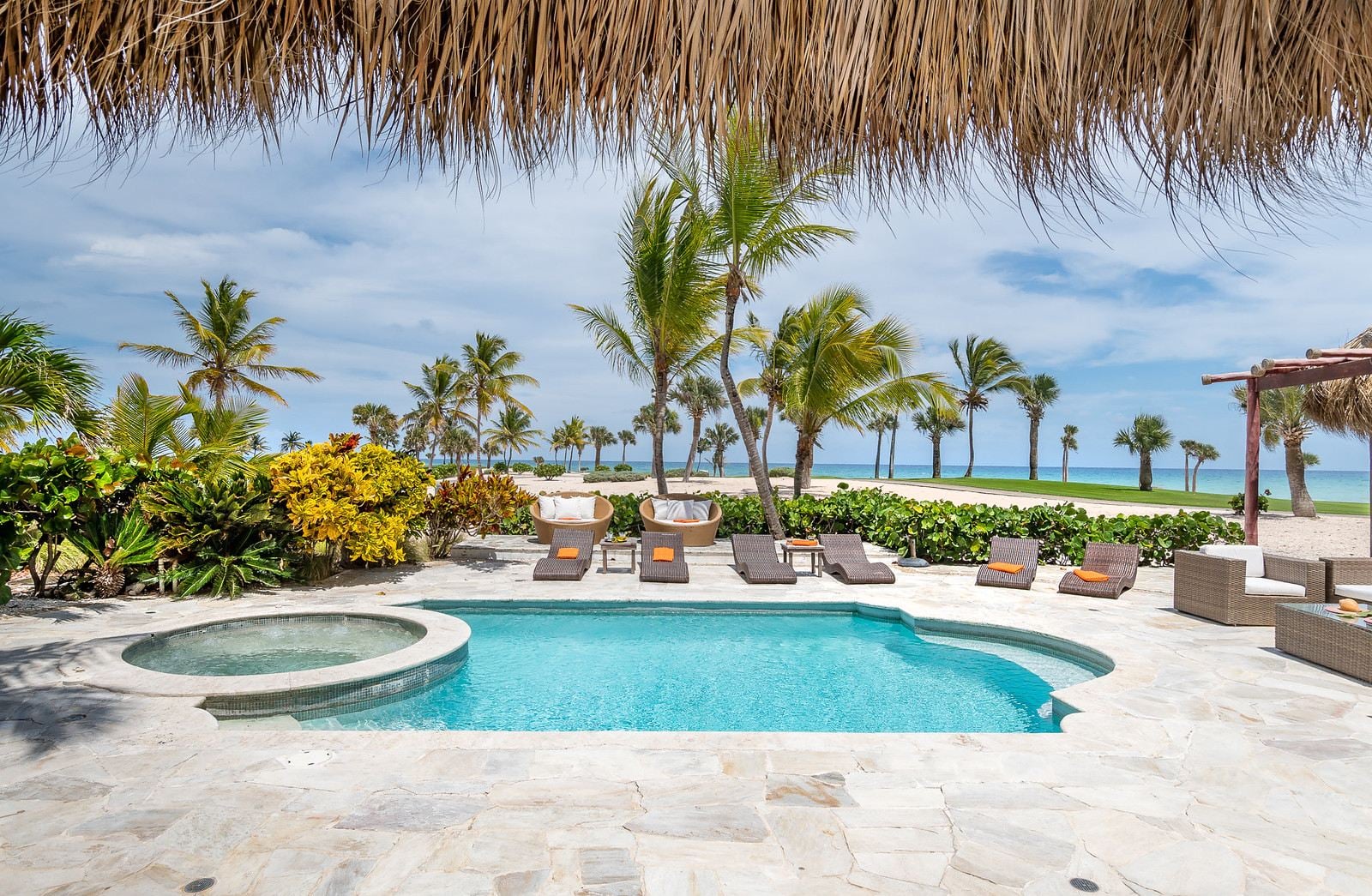 Caleton Beach Villa 8 - Image 1