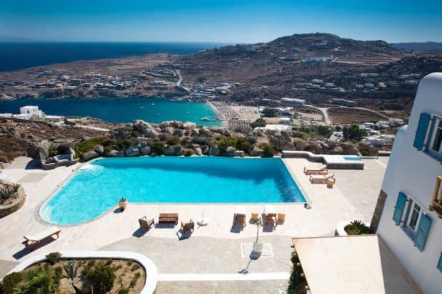 Villa Paradiso Review