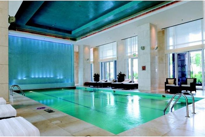 SPECTACULAR 1 BED APARTMENT - Image 1