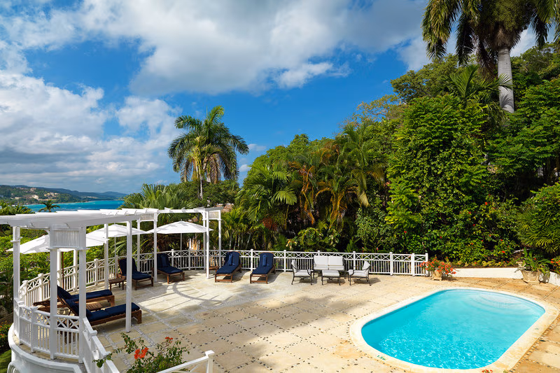 RoundHill Luxury Villas - Image 1