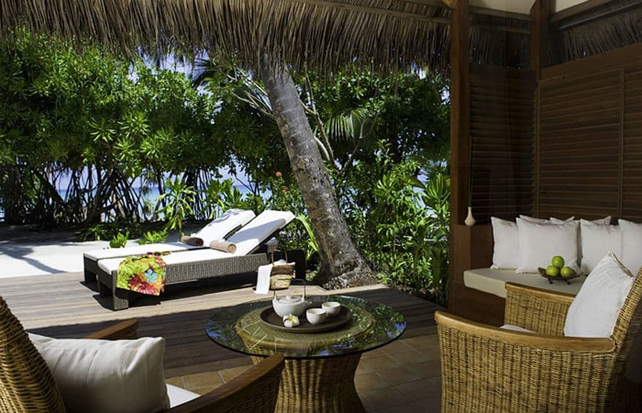 Kuramathi Deluxe Jacuzzi Villa — luxury villa photo 1
