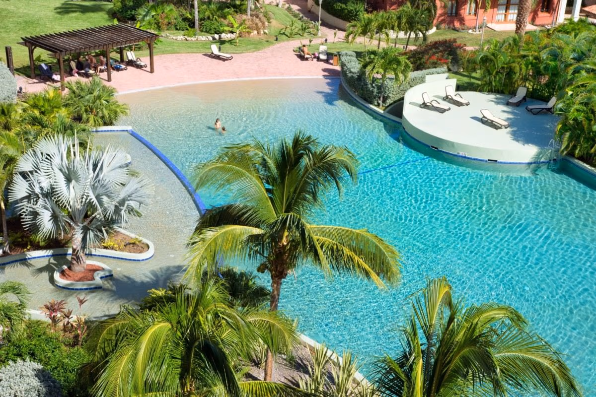 Villa Tropical Waves — luxury villa photo 1