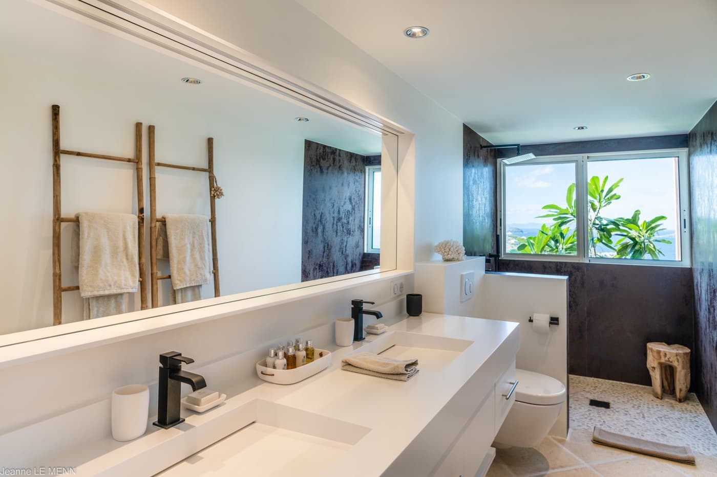 Villa Poppy-Montjean — luxury villa photo 3