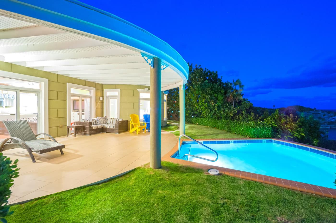 Cayman Castle Guesthouse — luxury villa photo 3