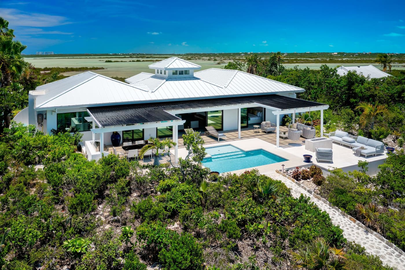 Sandy Shore Villa — luxury villa photo 1