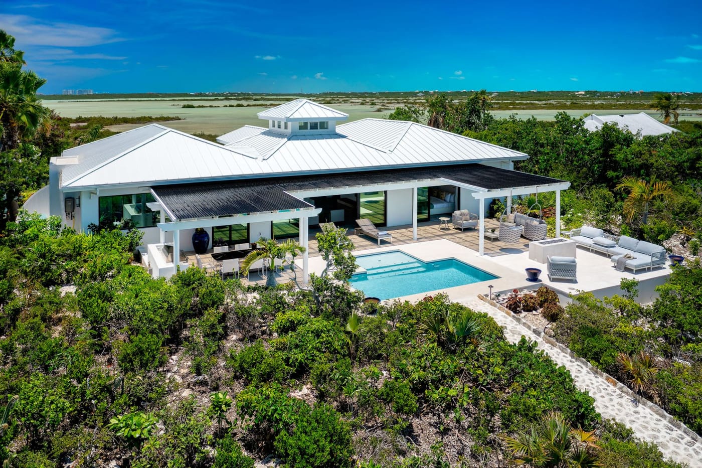 Sandy Shore Villa - Image 1