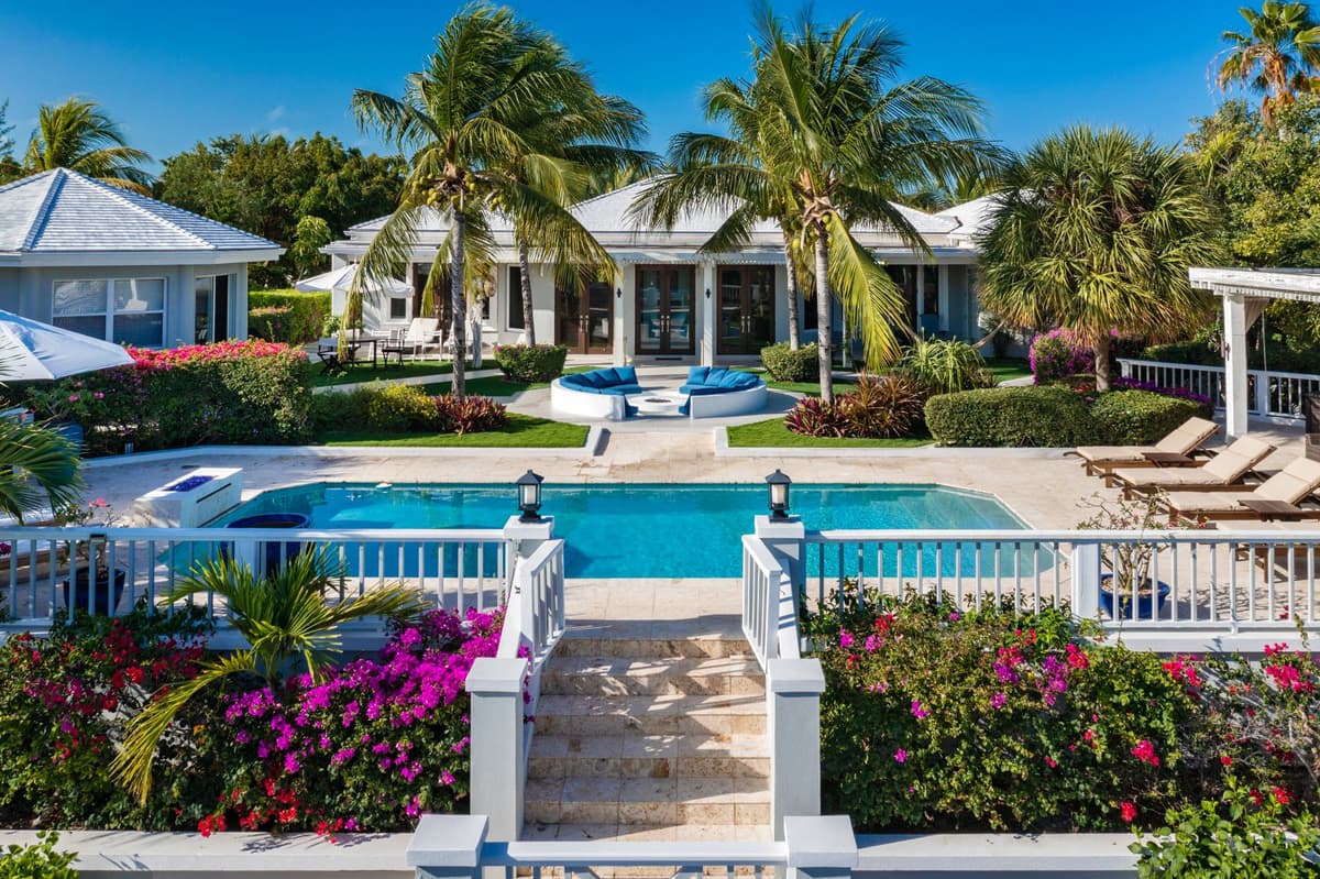 Below Deck Villa — luxury villa photo 1