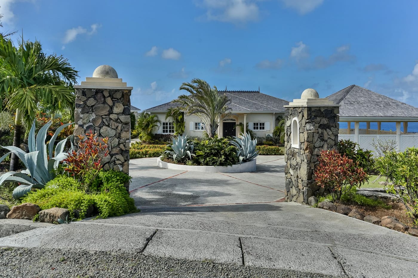Cayman Villa - Image 1