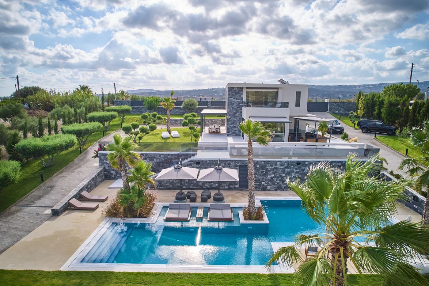 Yolies Estate — luxury villa photo 1