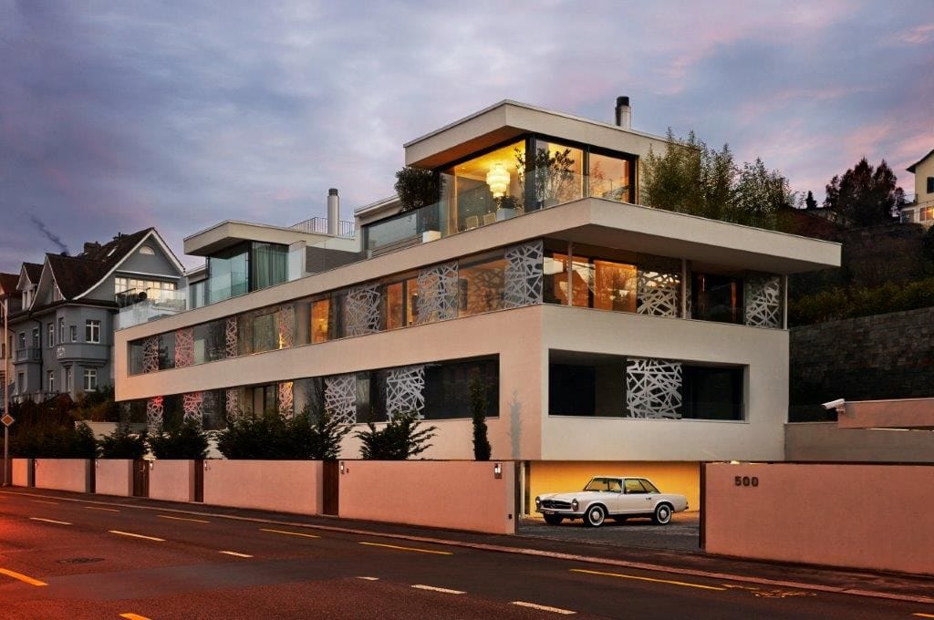 White Riviera House - Image 1