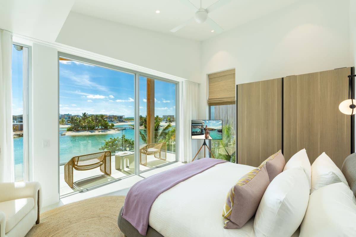 South Bank Lagoon Villas 6BDR — luxury villa photo 3