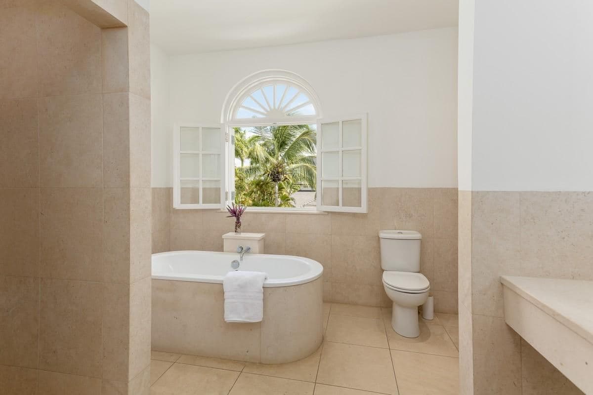 Calijanda Estate - Purple Haze — luxury villa photo 3
