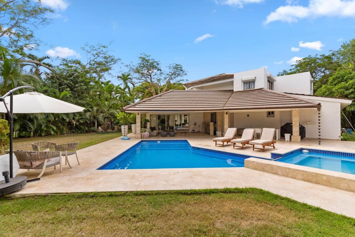 Villa Carol — luxury villa photo 1