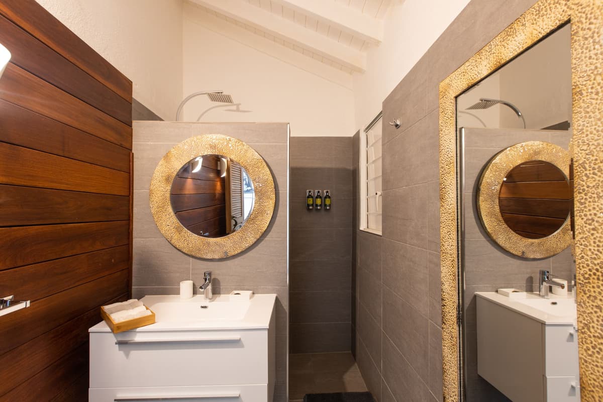 Villa Beach Cottage — luxury villa photo 32