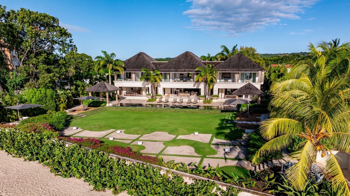 Godings Beach House — luxury villa photo 35