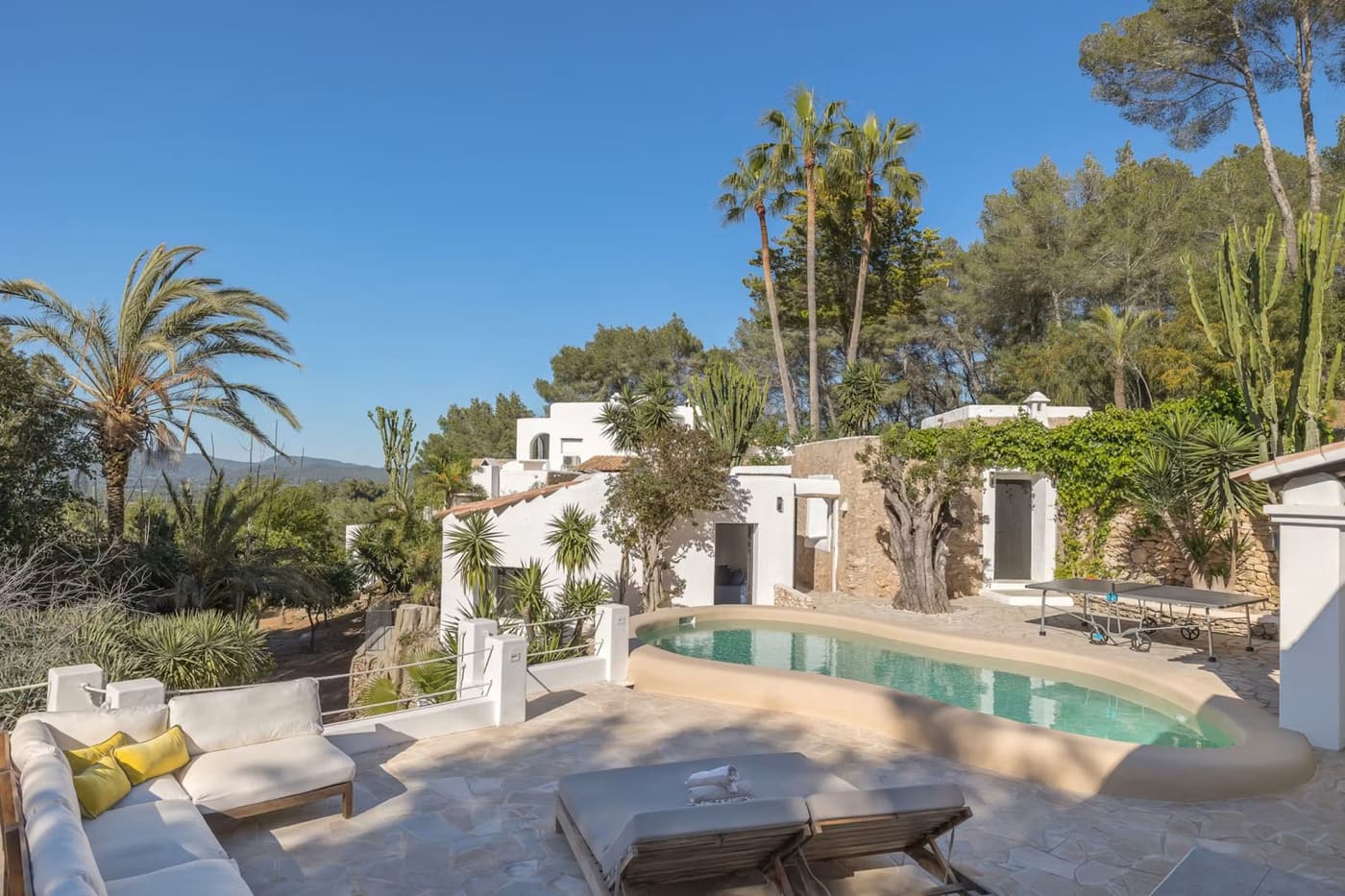 Villa Falesiyah — luxury villa photo 1
