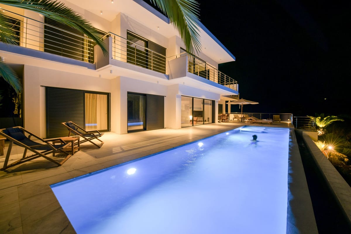 Villa Kilada on the Rocks - Image 1