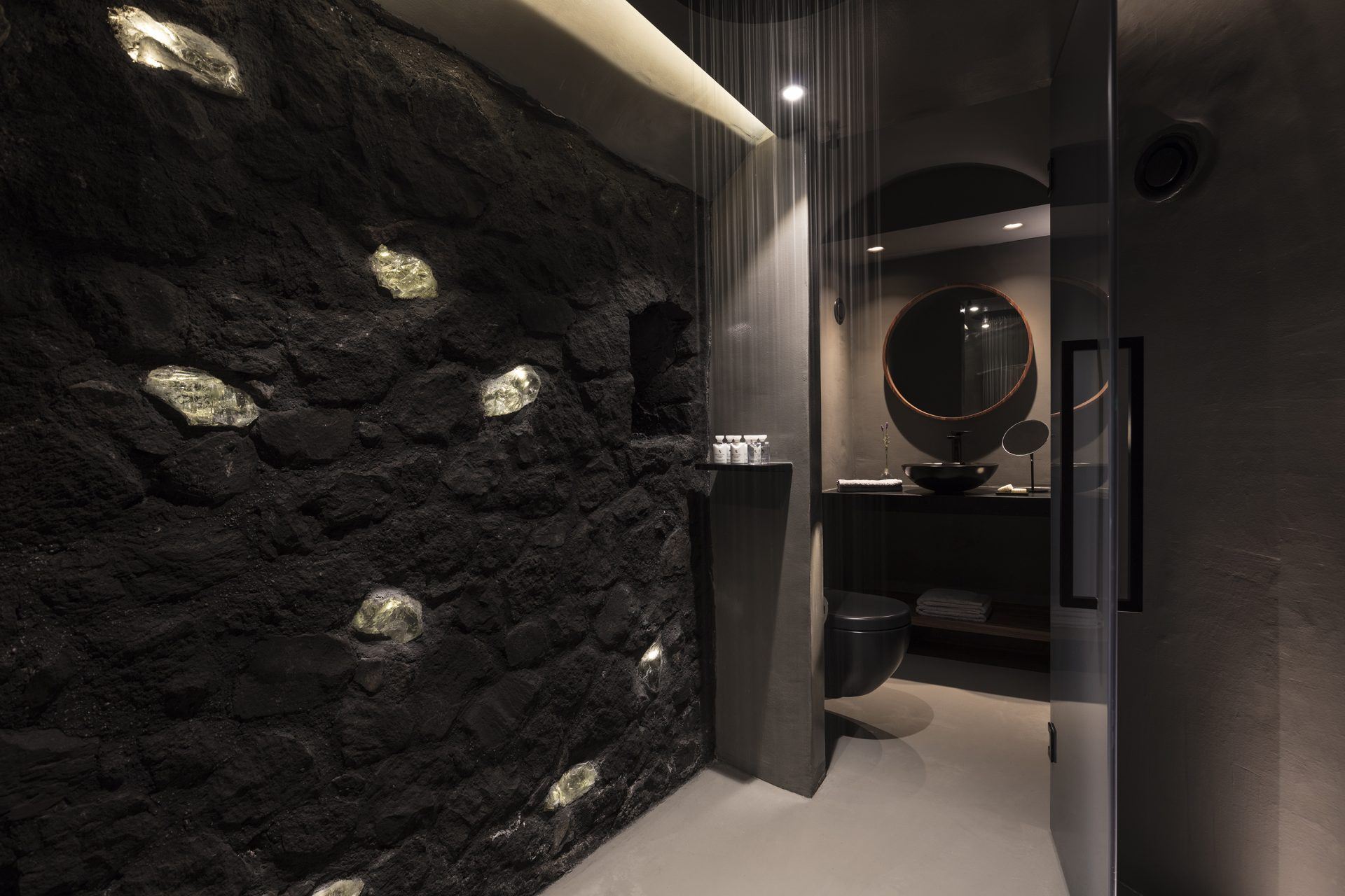 Kivotos Cave Three Bedroom Villa