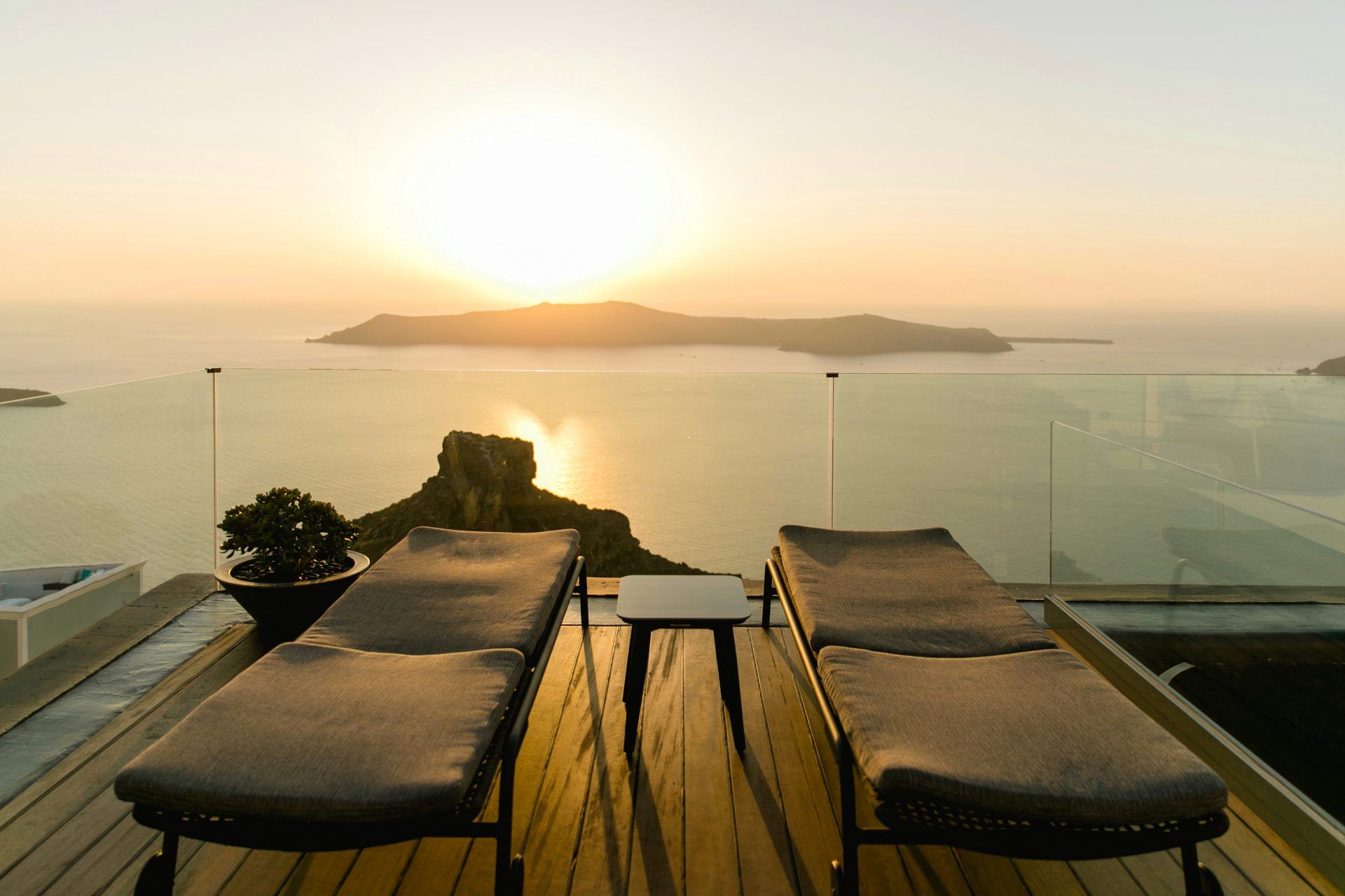 Kivotos Cave Three Bedroom Villa