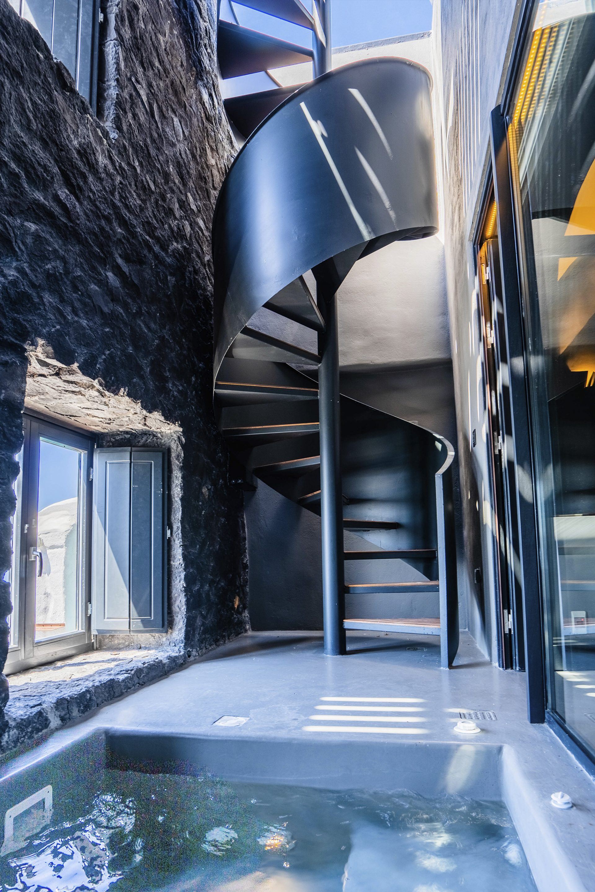 Kivotos Cave Three Bedroom Villa