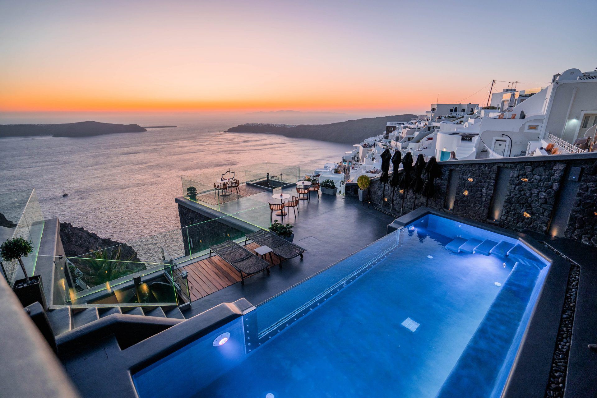 Kivotos Cave Three Bedroom Villa