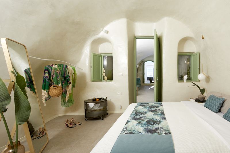 Gitsa Cliff Luxury Villa