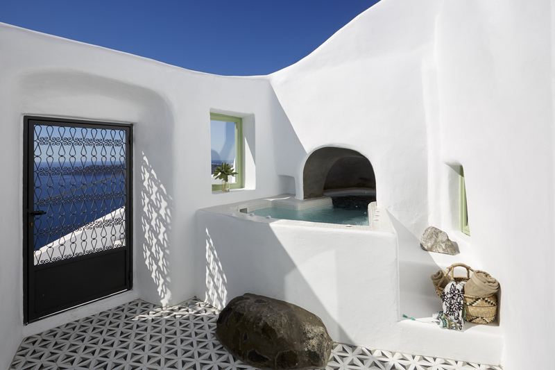 Gitsa Cliff Luxury Villa