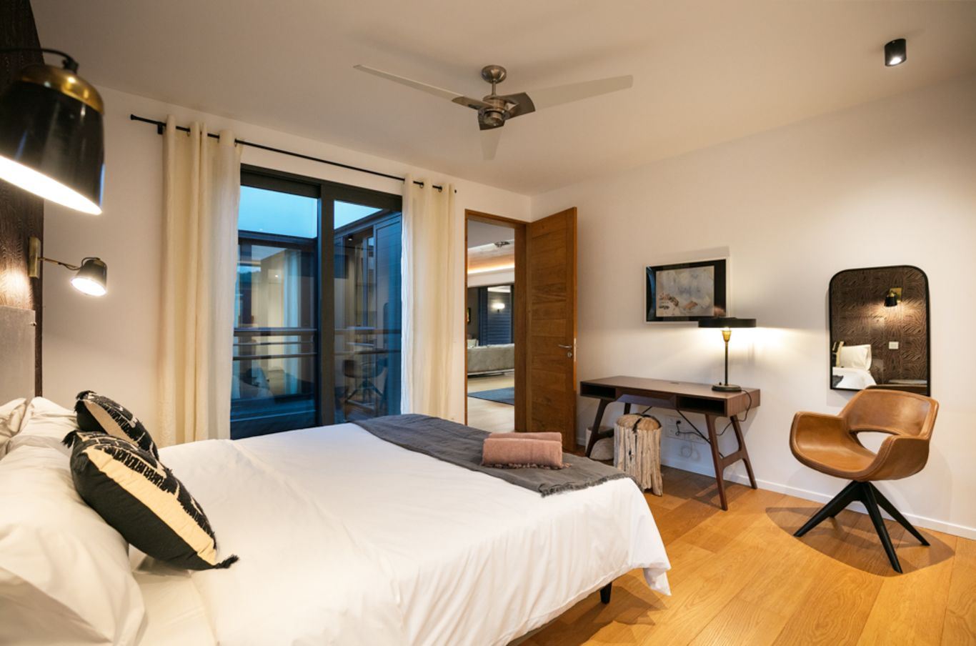 Villa Gustavia Lights