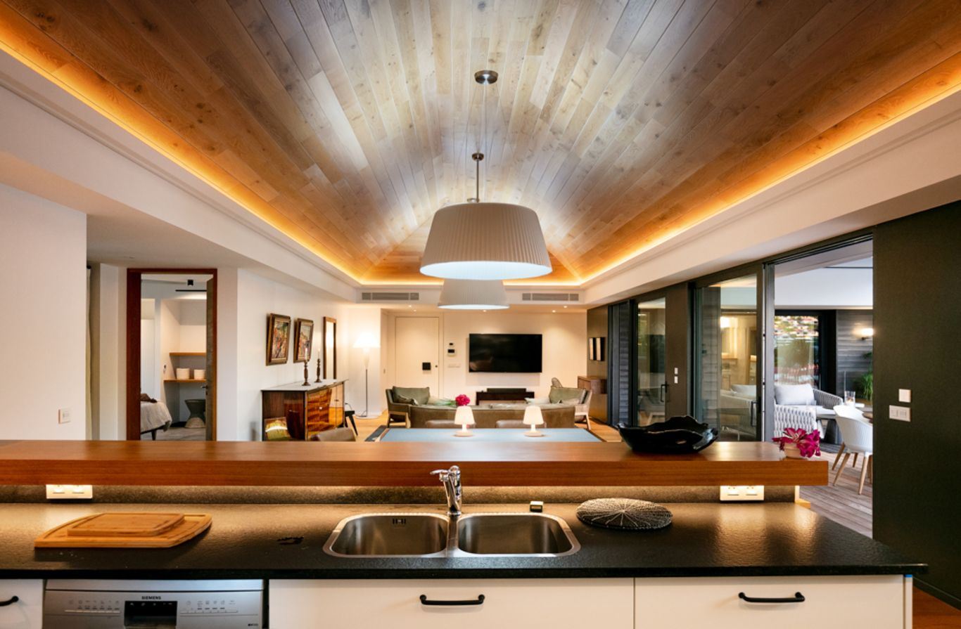 Villa Gustavia Lights