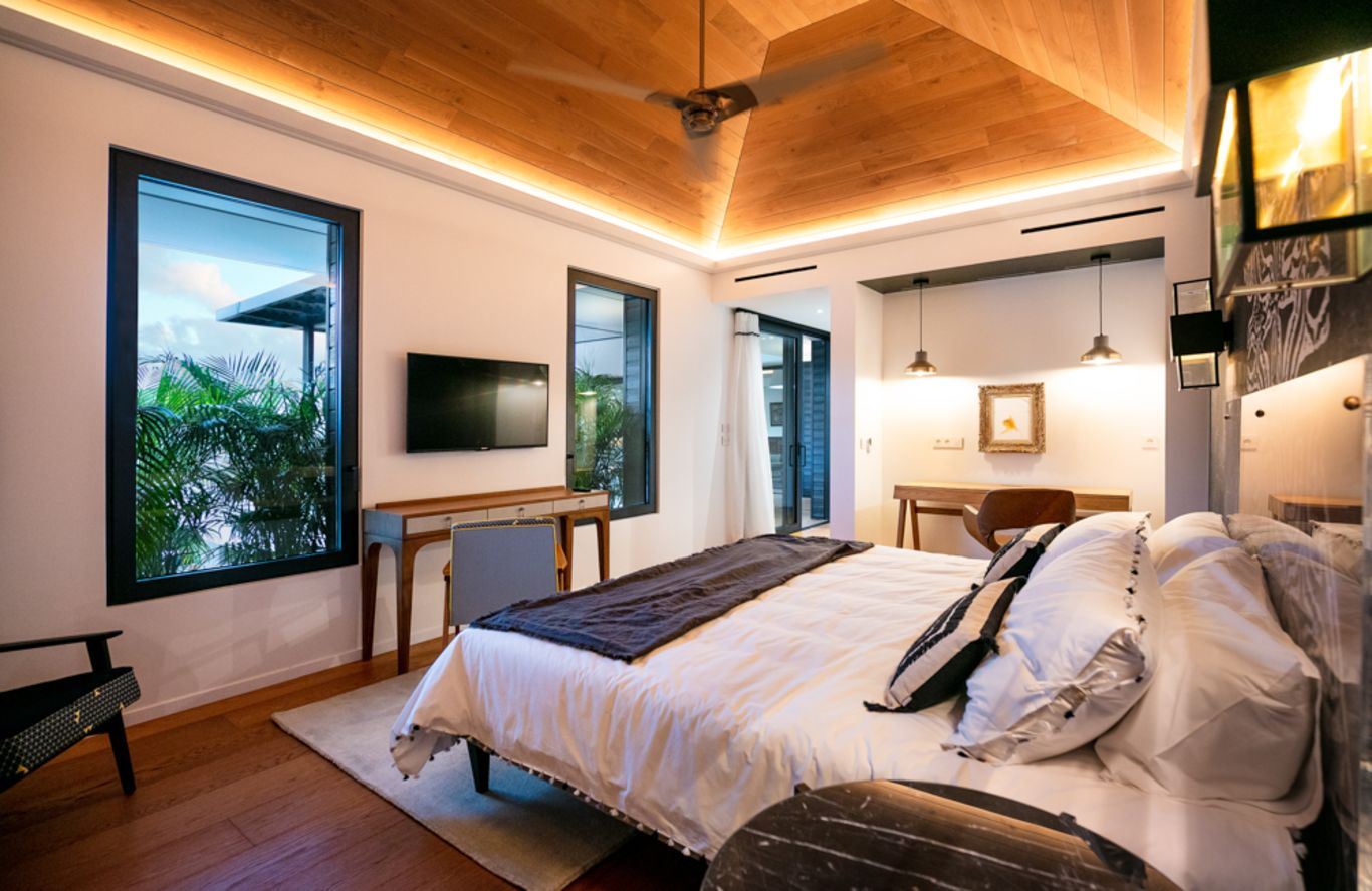 Villa Gustavia Lights