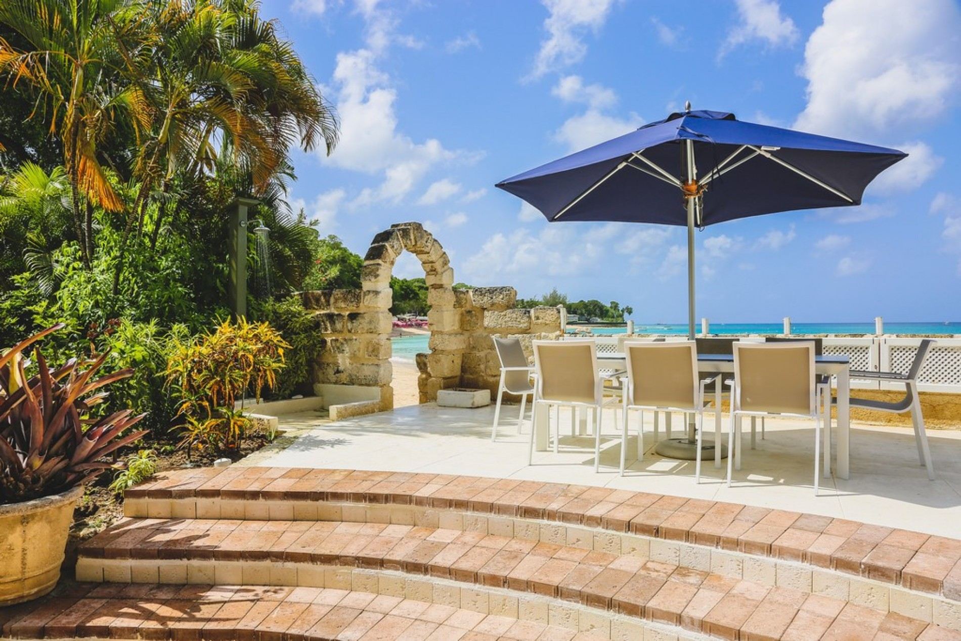 Villa Landfall House