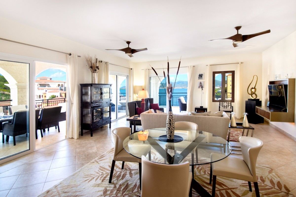 Villa Tropical Waves