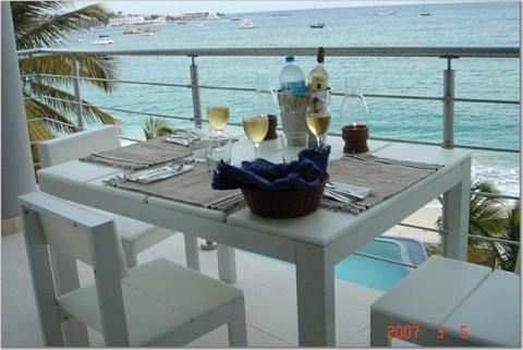 Villa Rendezvous, Las Arenas