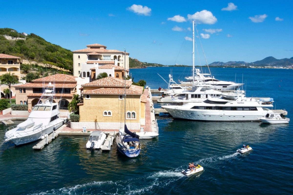 Villa Tropical Waves