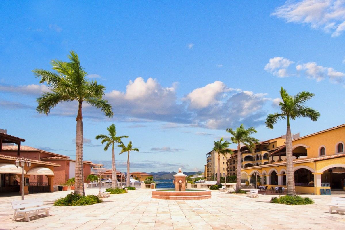 Villa Tropical Waves