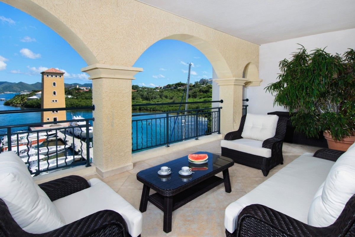 Villa Tropical Waves