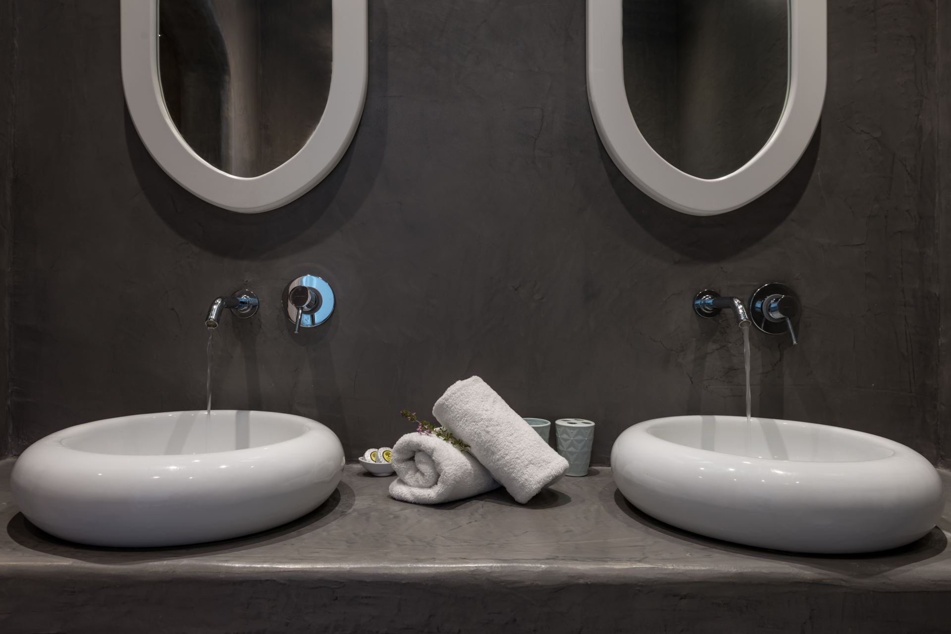 Zephyros Luxury Suite