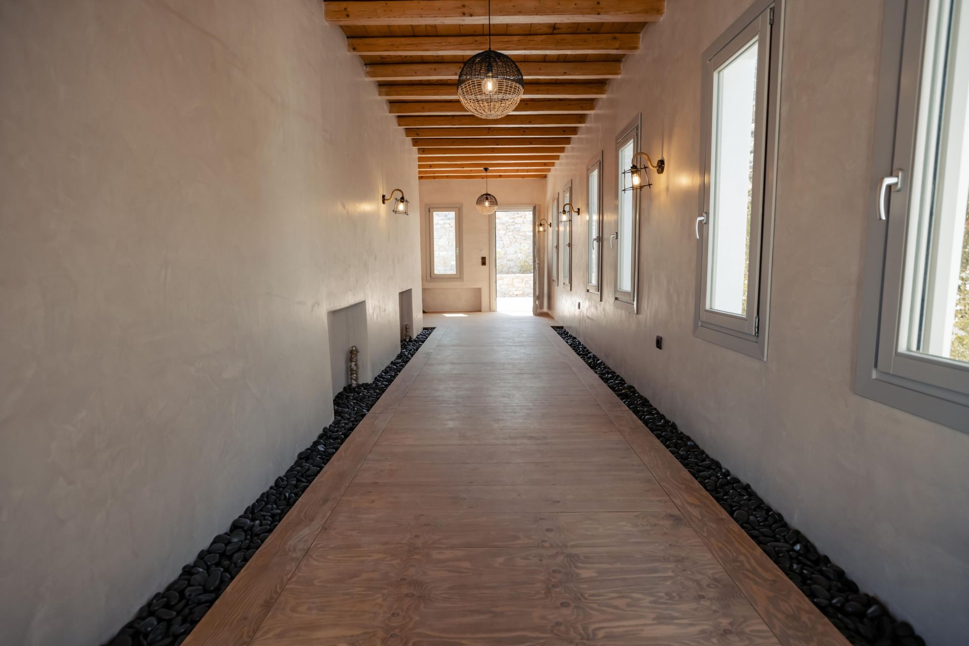 Villa Sapphire Black