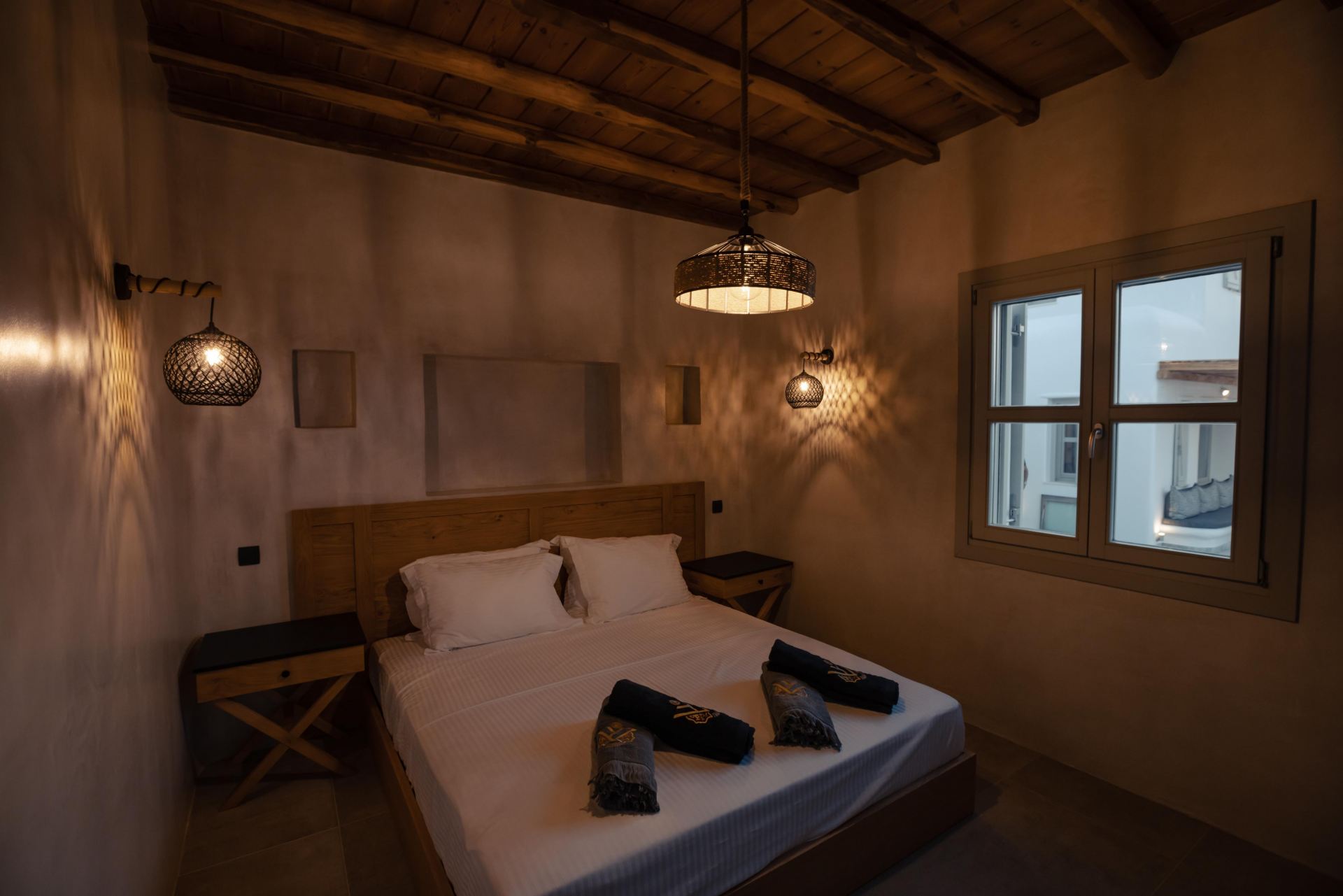 Villa Sapphire Black