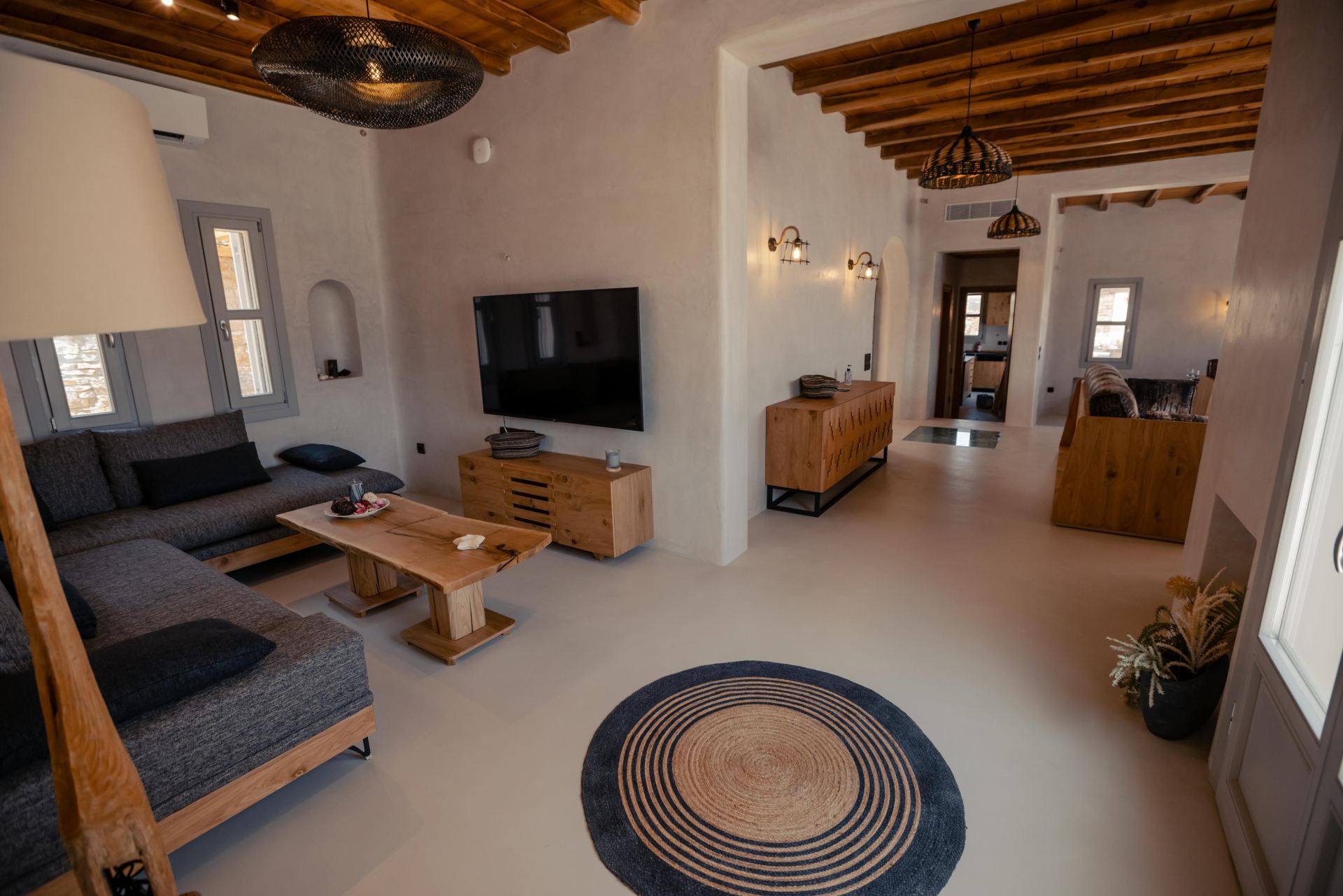 Villa Sapphire Black