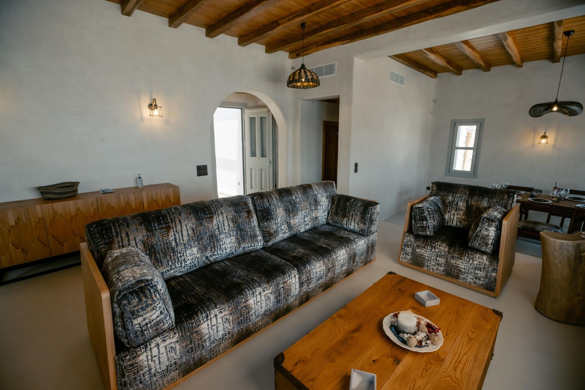 Villa Sapphire Black