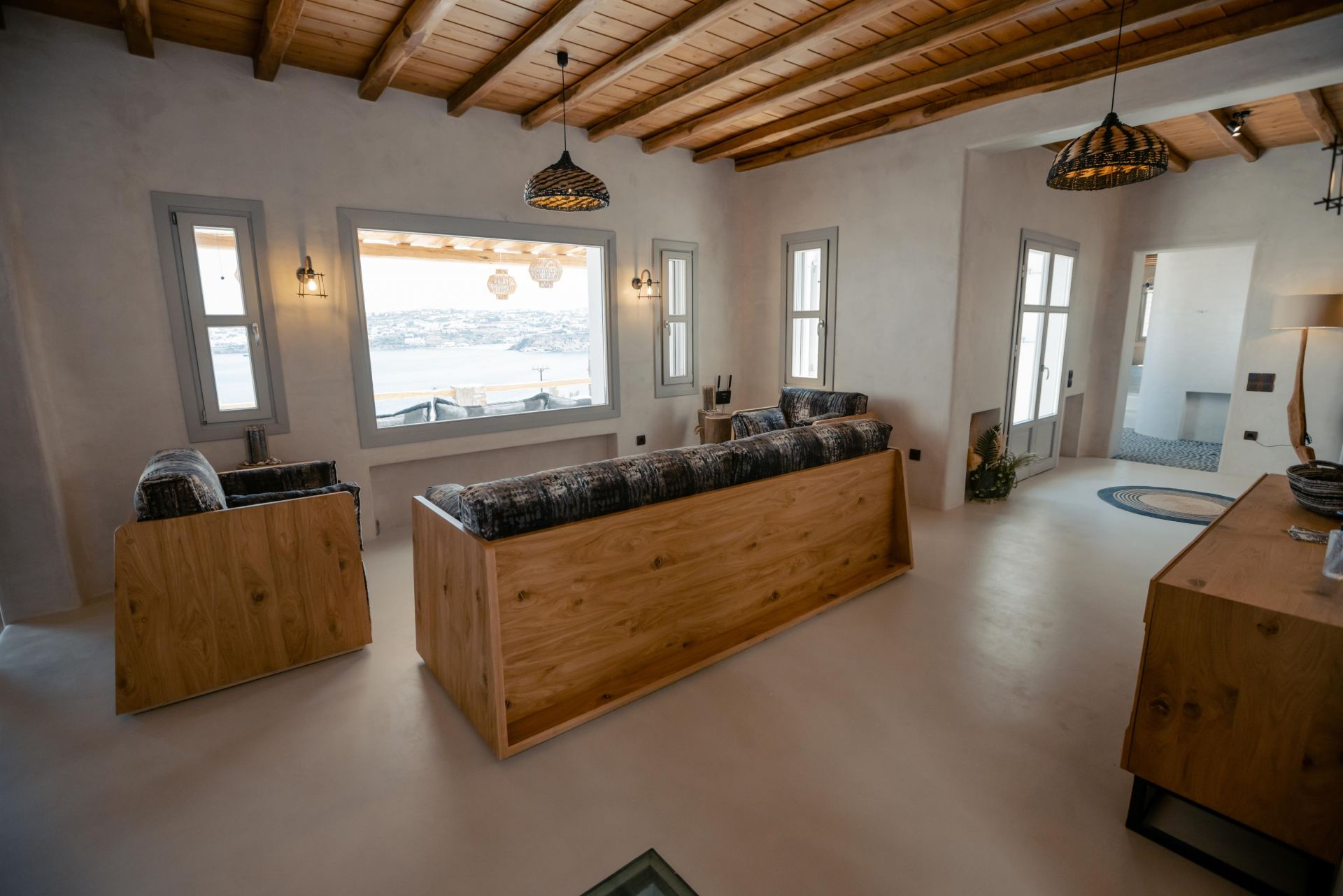 Villa Sapphire Black