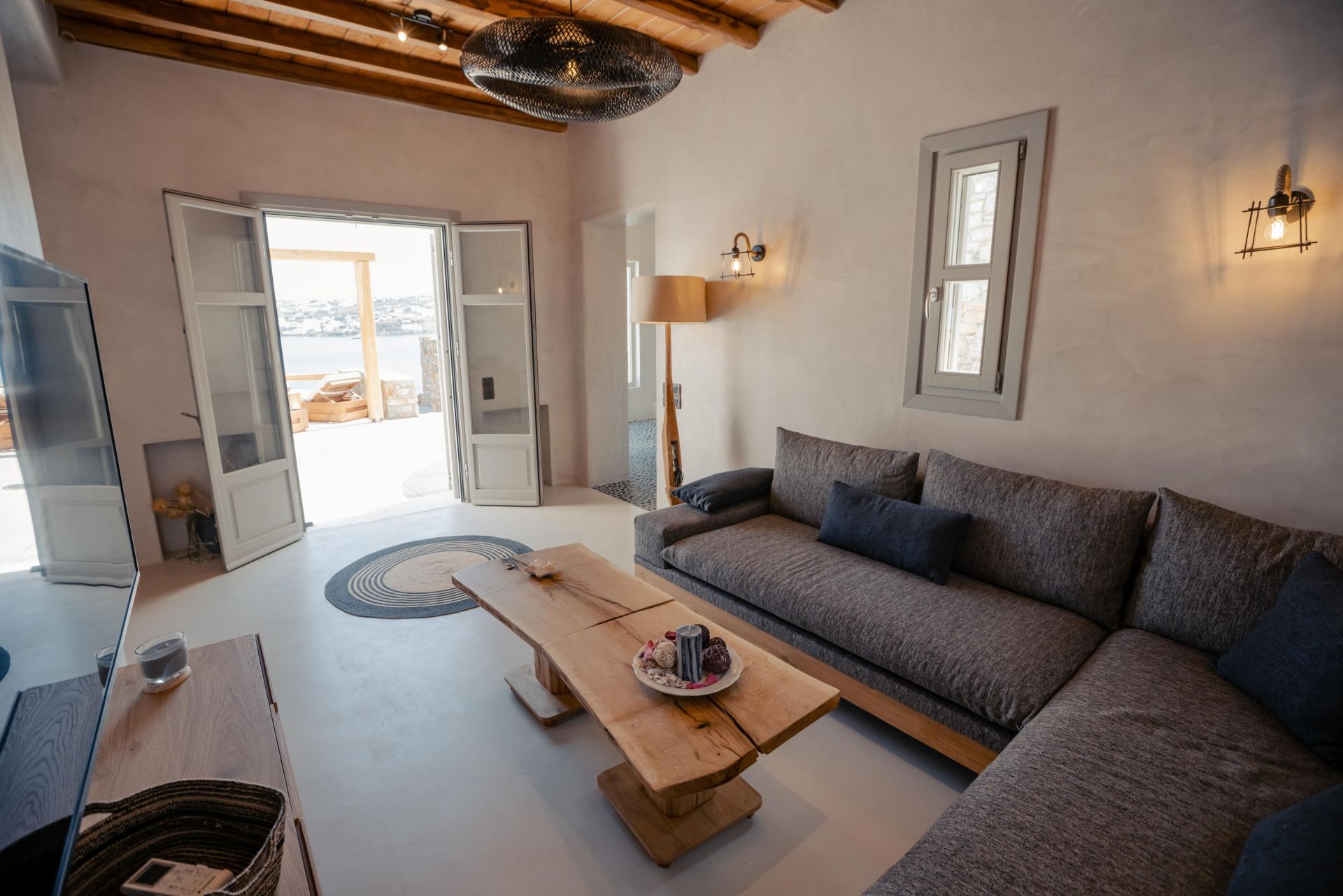 Villa Sapphire Black