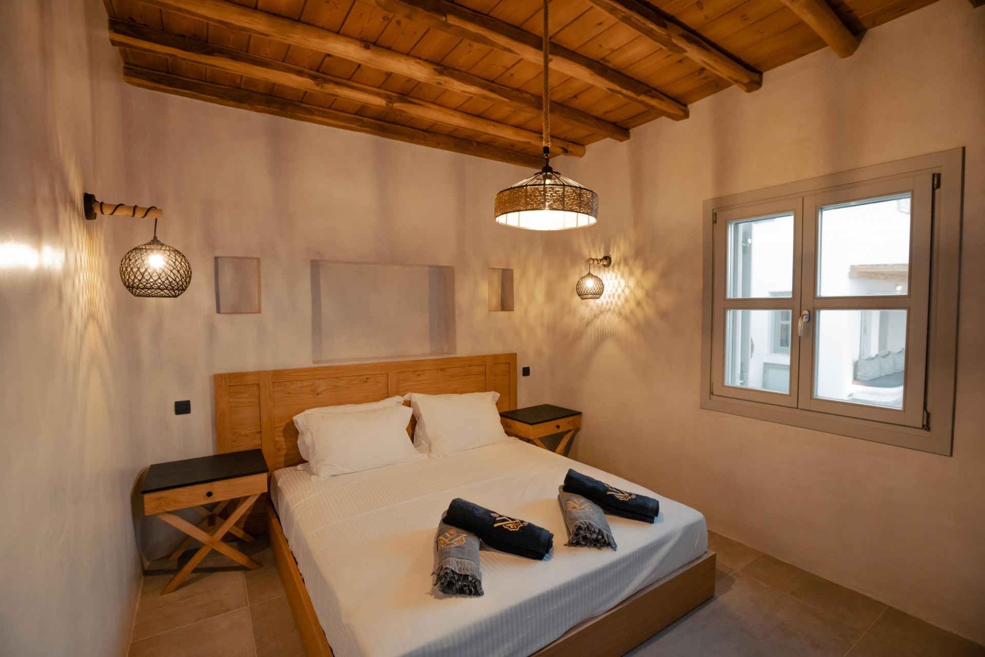 Villa Sapphire Black