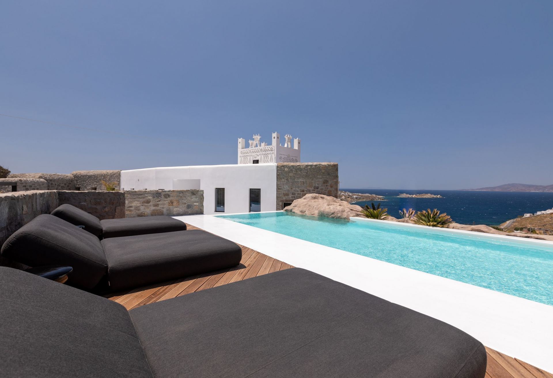 Mykonos Town Black Villa