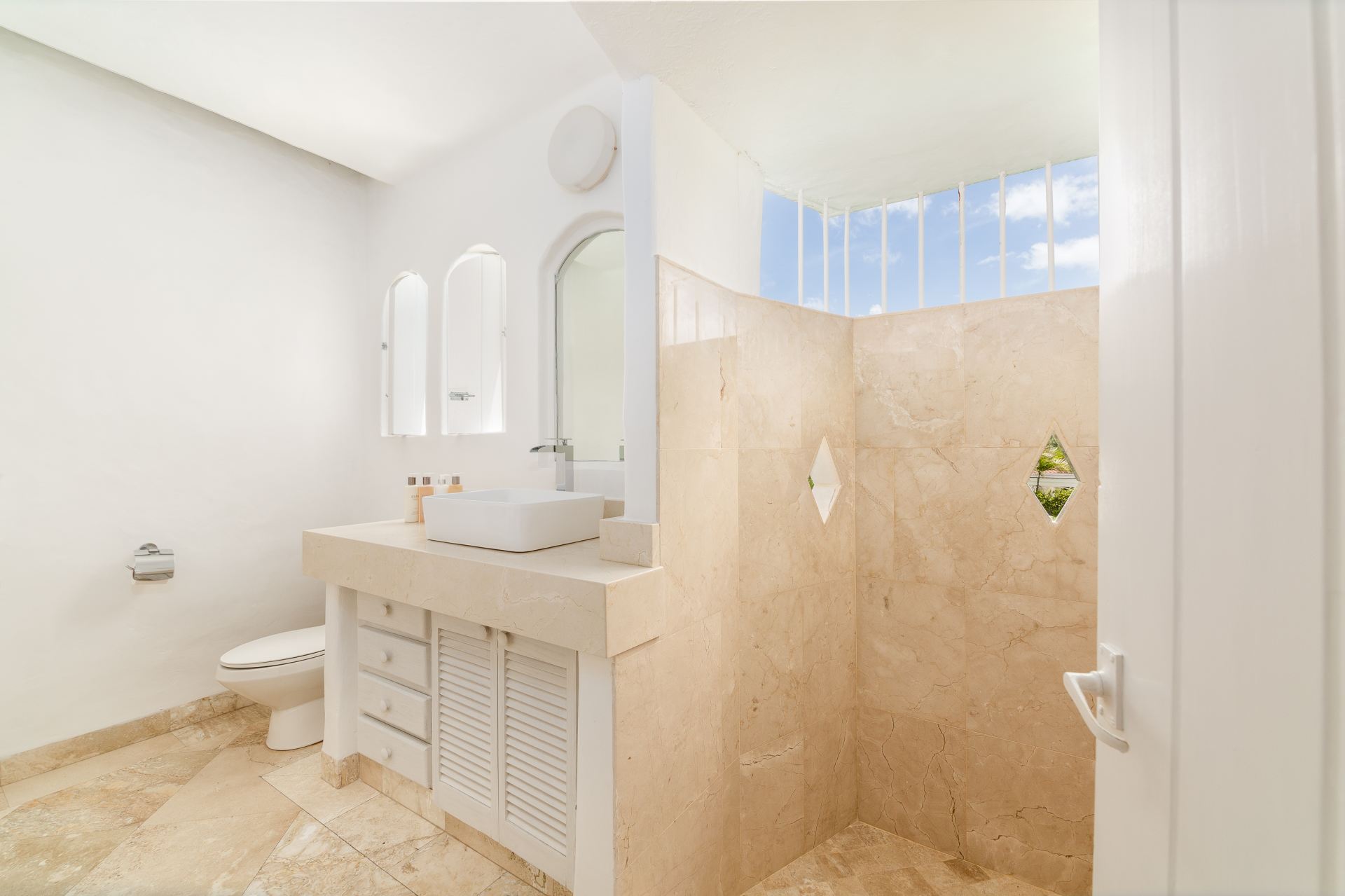 Villa Eden on The Sea, Merlin Bay 2