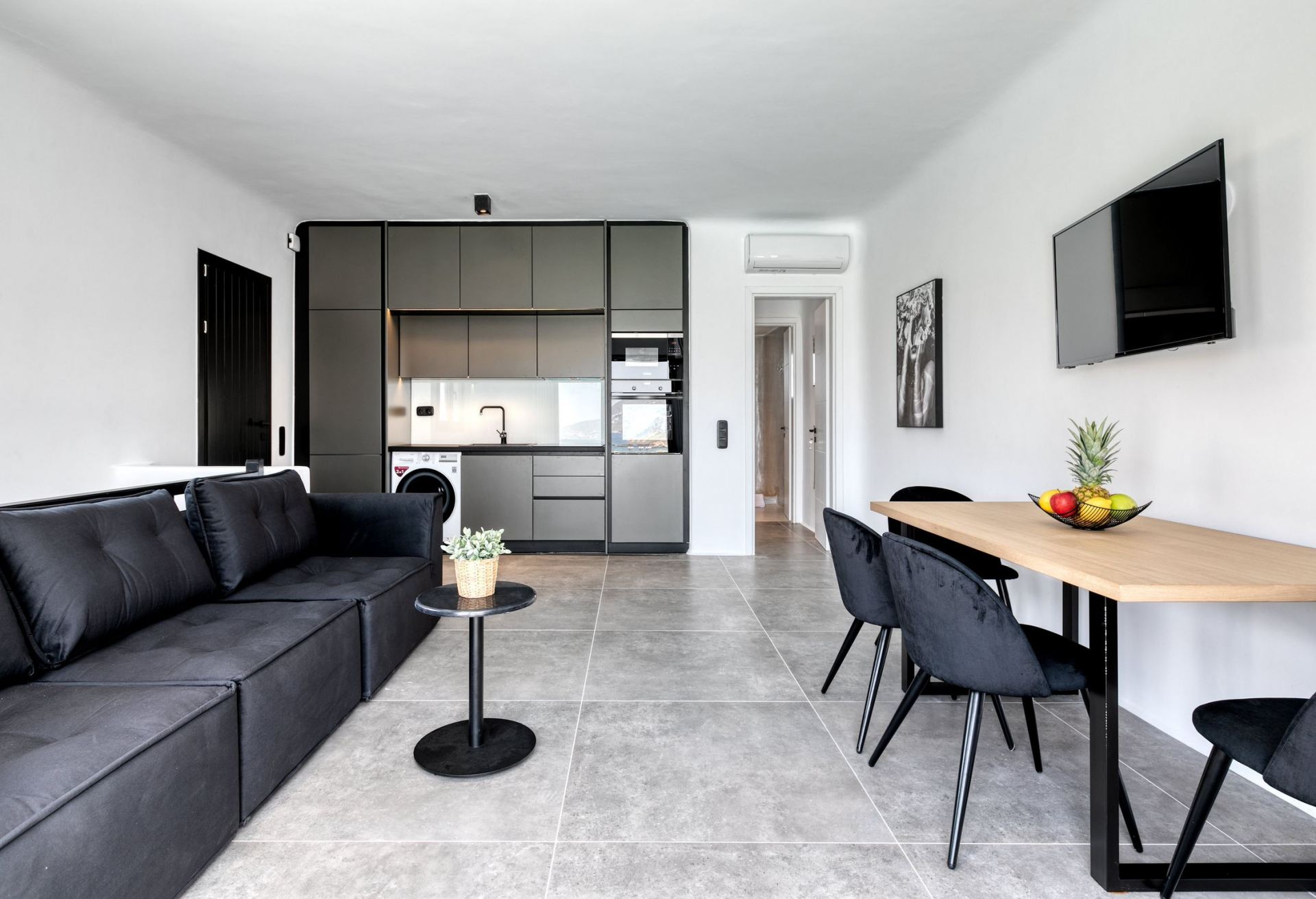 Ftelia Black Villa 1