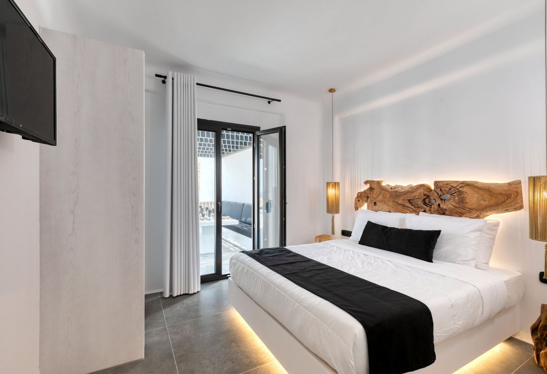 Ftelia Black Villa 1