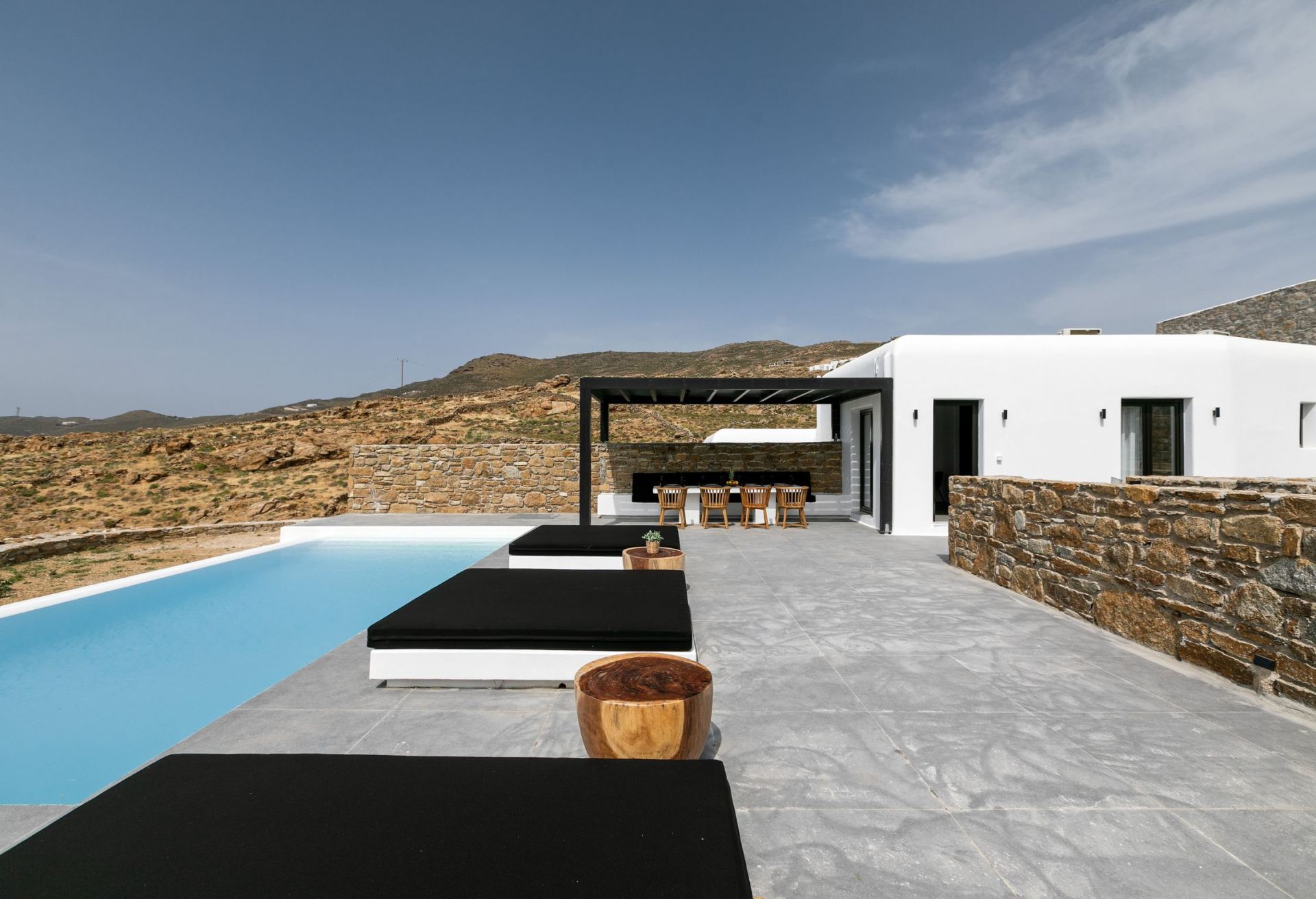 Ftelia Black Villas