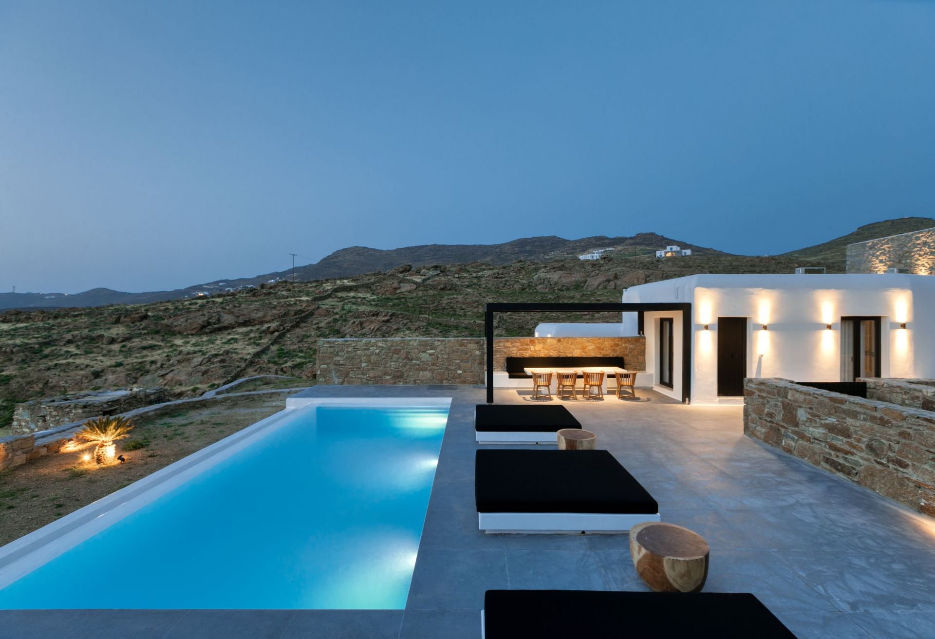Ftelia Black Villas